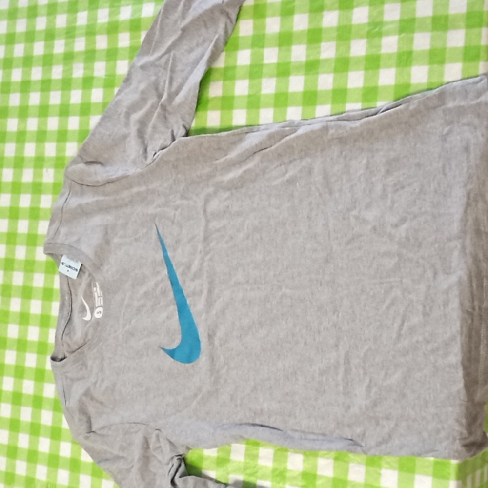 Nike long sleeve shirt
